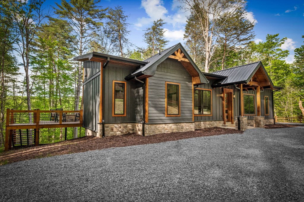 42 Rolling Rapids Property Photo 2