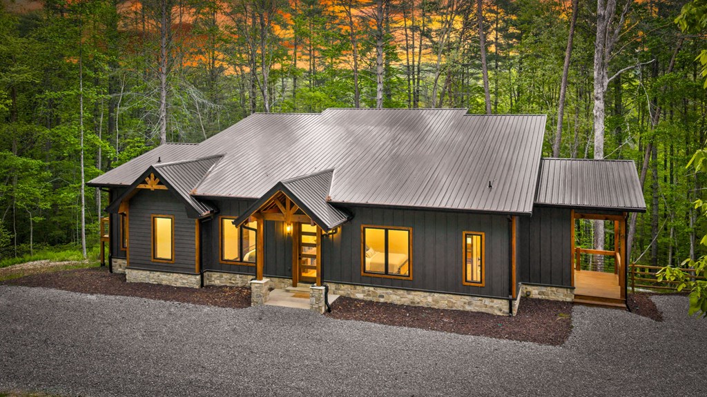 42 Rolling Rapids Property Photo 3