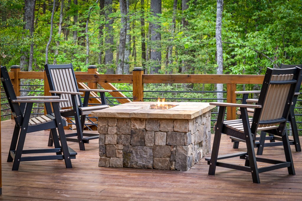 42 Rolling Rapids Property Photo 6