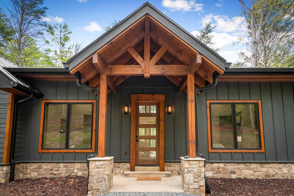 42 Rolling Rapids Property Photo 8
