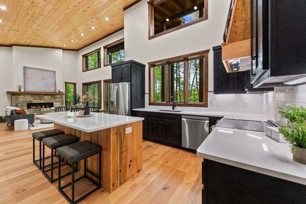 42 Rolling Rapids Property Photo 27