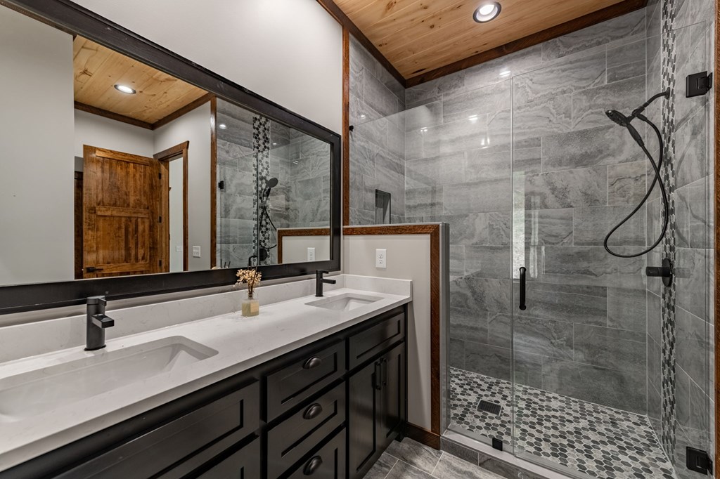 42 Rolling Rapids Property Photo 45