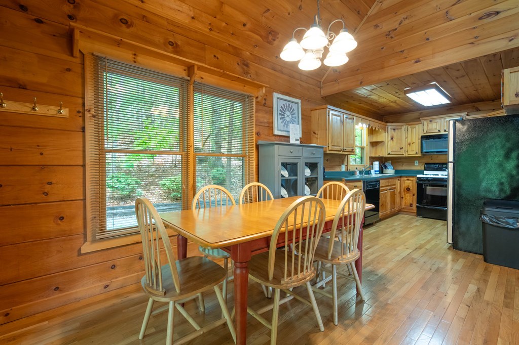 305 Martin Crossing Property Photo 4