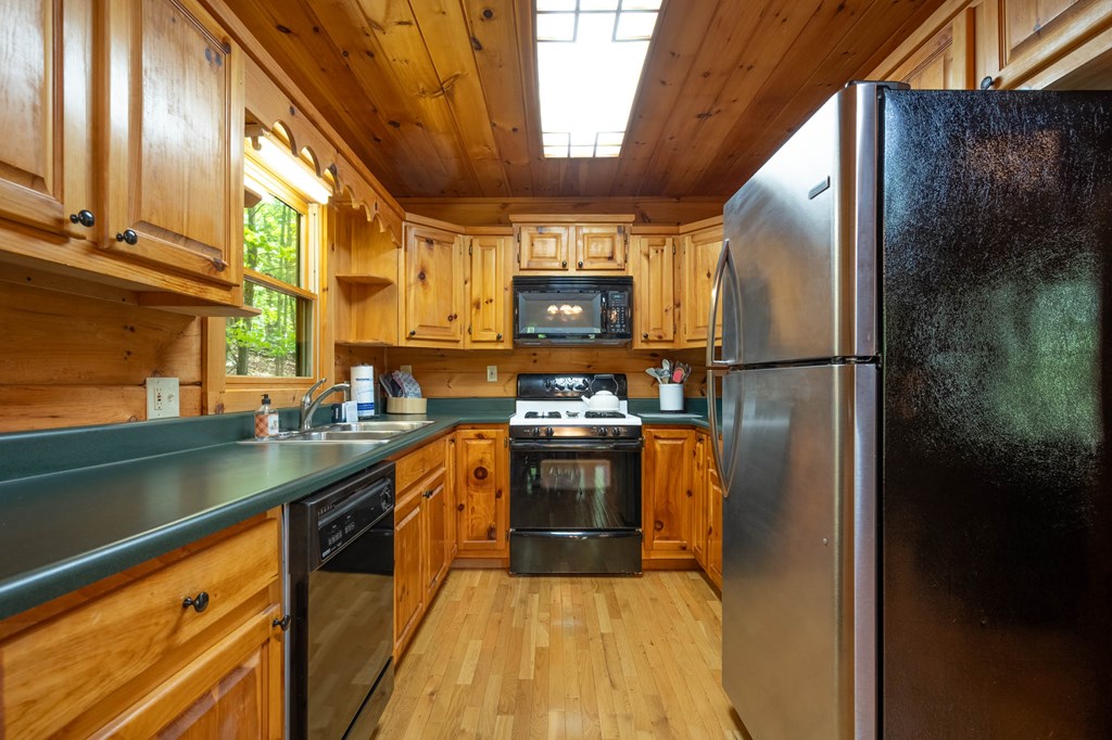 305 Martin Crossing Property Photo 5