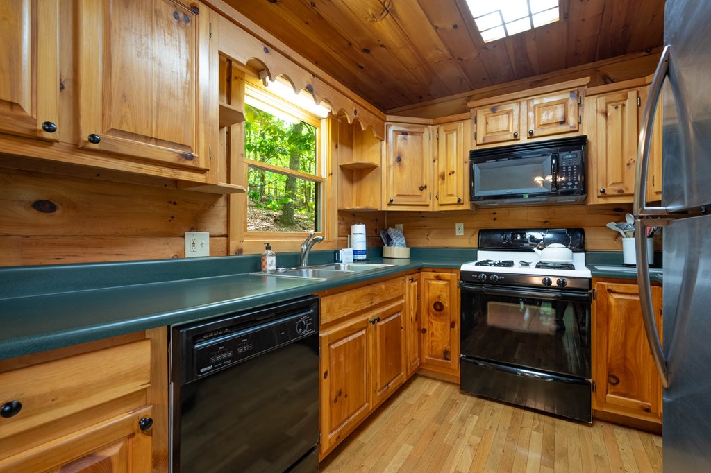 305 Martin Crossing Property Photo 6
