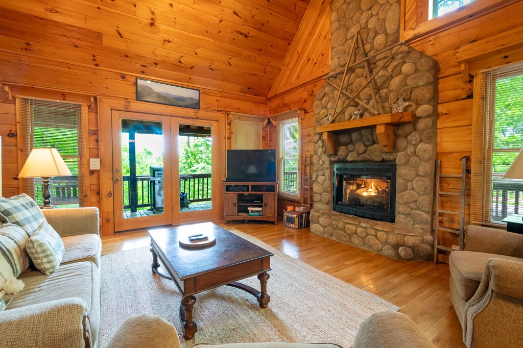 305 Martin Crossing Property Photo 10