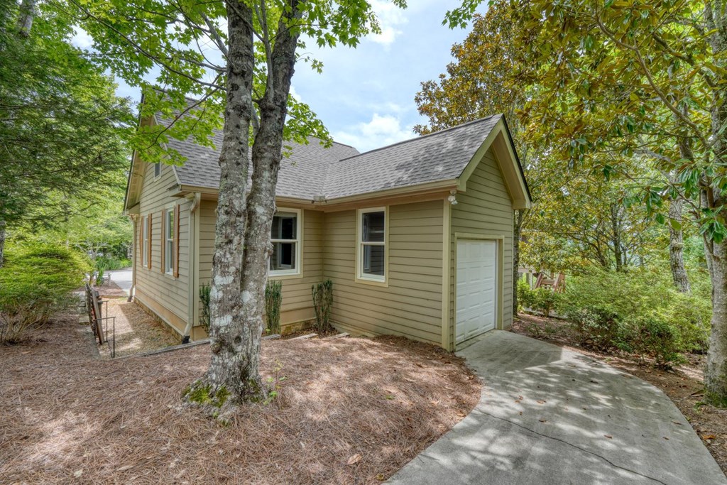 48 Pine Top Drive Property Photo 8