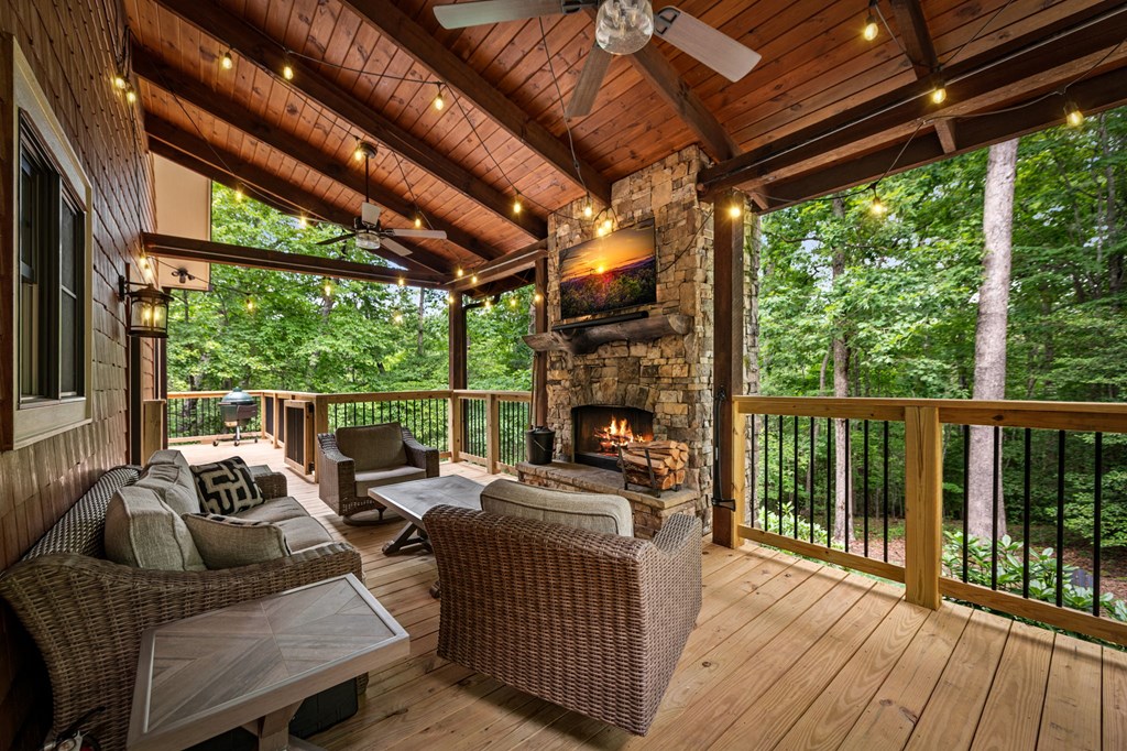 2634 Mountain Tops Road Property Photo 5