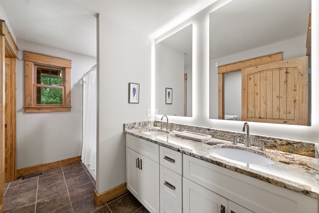 2634 Mountain Tops Road Property Photo 39