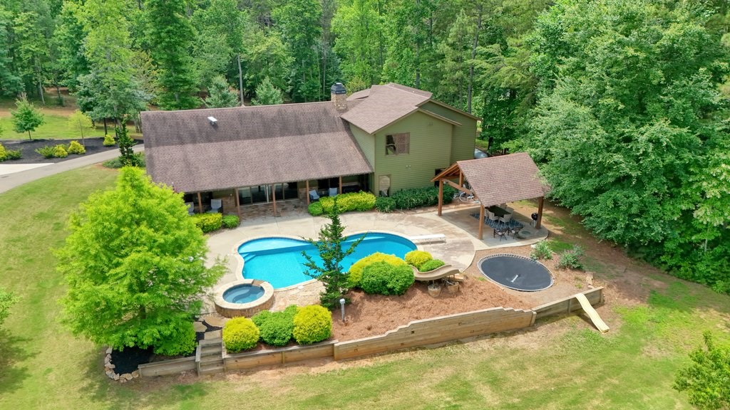 341 Blackberry Trail Property Photo 2