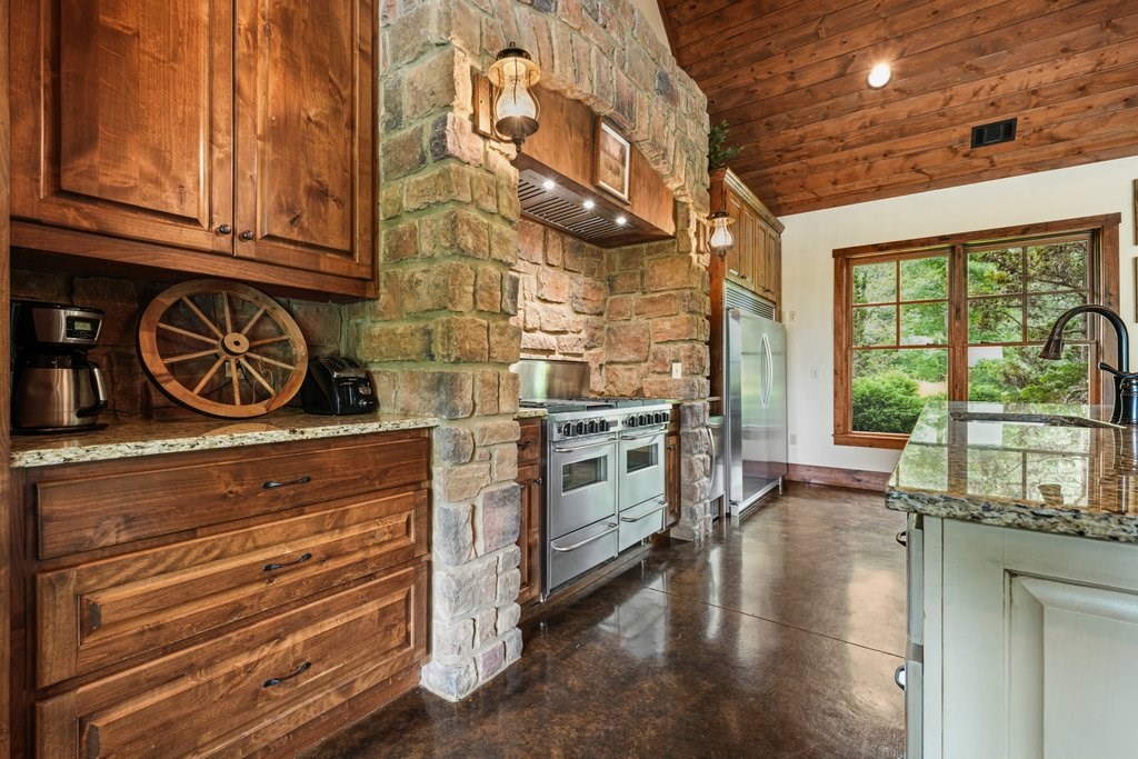 341 Blackberry Trail Property Photo 8
