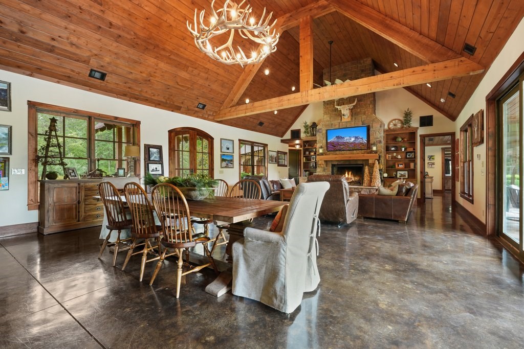 341 Blackberry Trail Property Photo 18