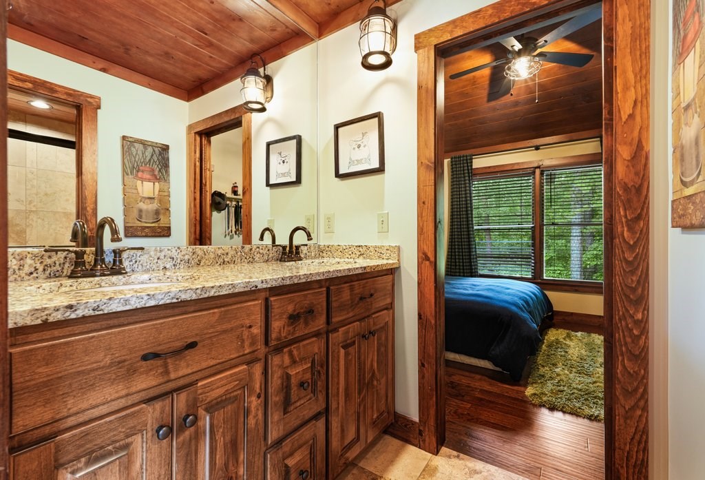 341 Blackberry Trail Property Photo 41