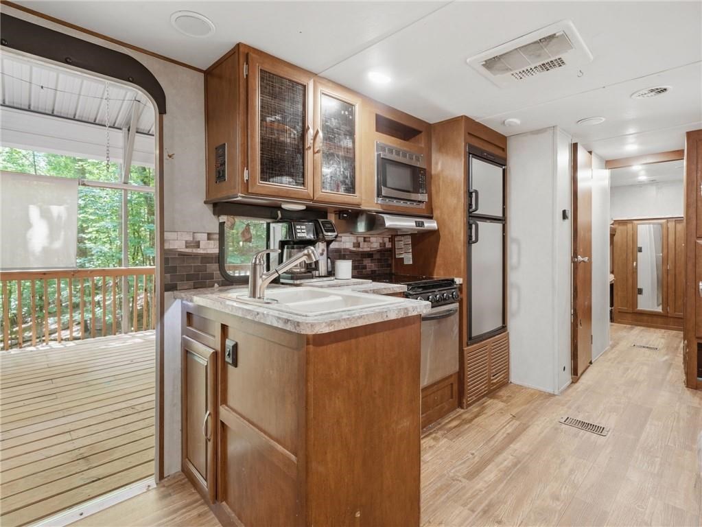 156 13th Street Property Photo 4