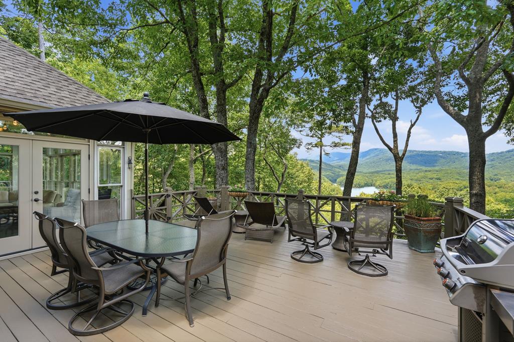 150 Summit Drive Property Photo 1