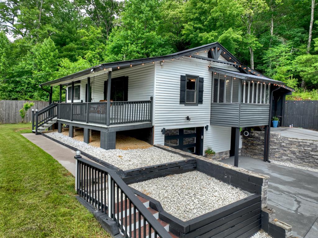 717 Bearden Road Property Photo 3