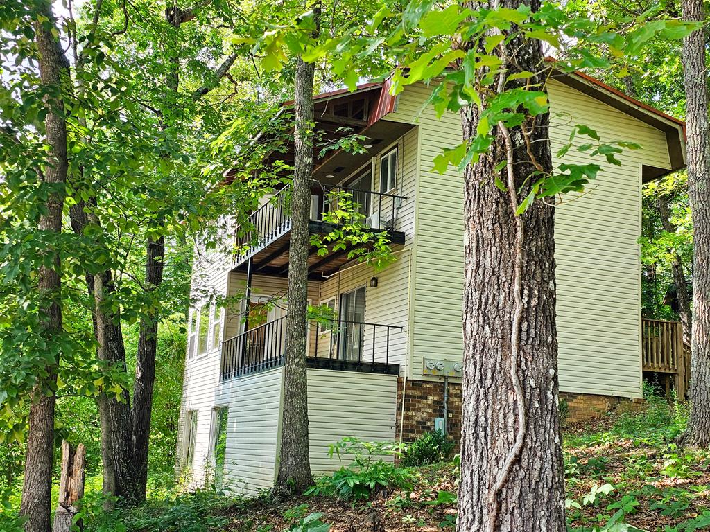 128 Manor Drive Property Photo 2