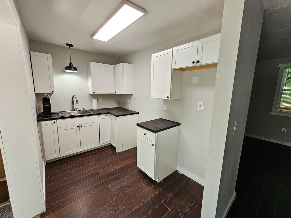 128 Manor Drive Property Photo 8
