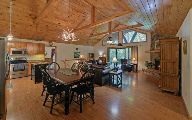 127 Lazy Creek Lane Property Photo 7