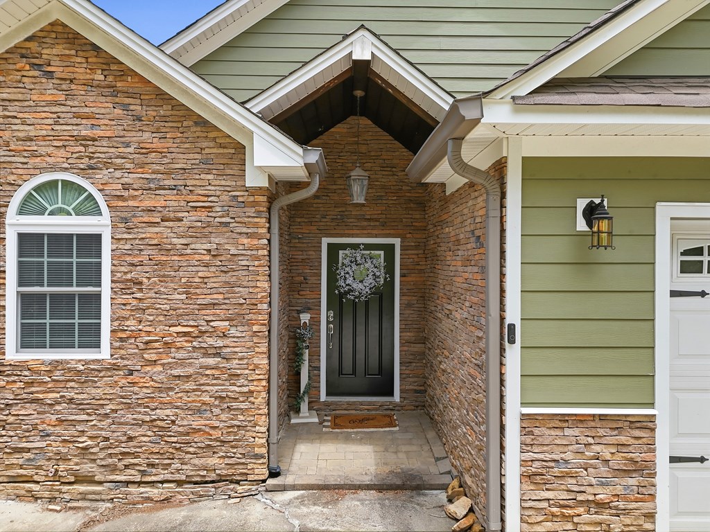 474 Seneca Way Property Photo 3