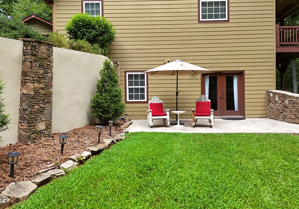 1512 Smithfield Lane Property Photo 3