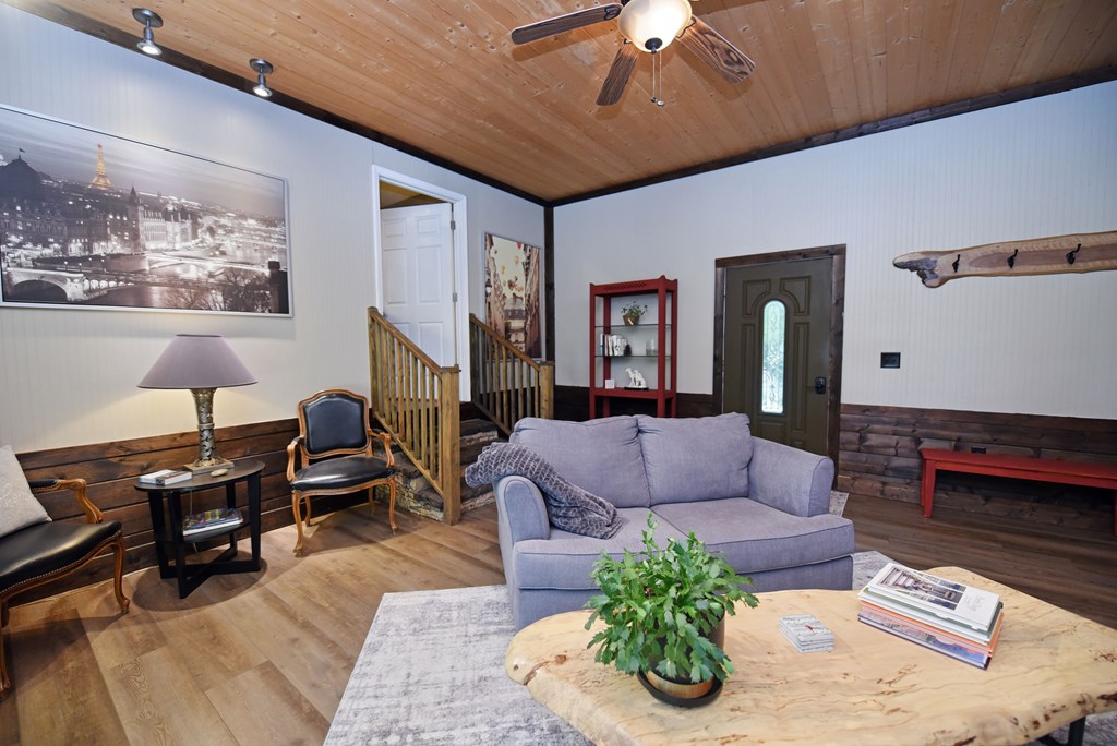 1512 Smithfield Lane Property Photo 10