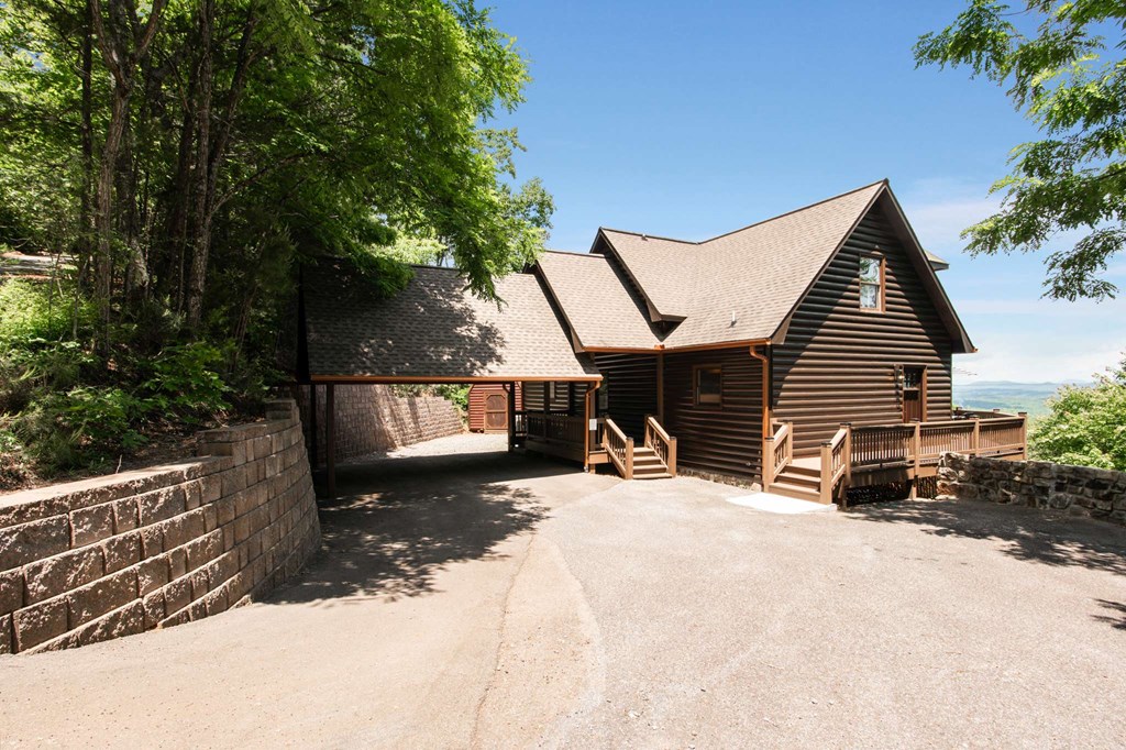 231 Sunrock Mountain Trail Property Photo 3