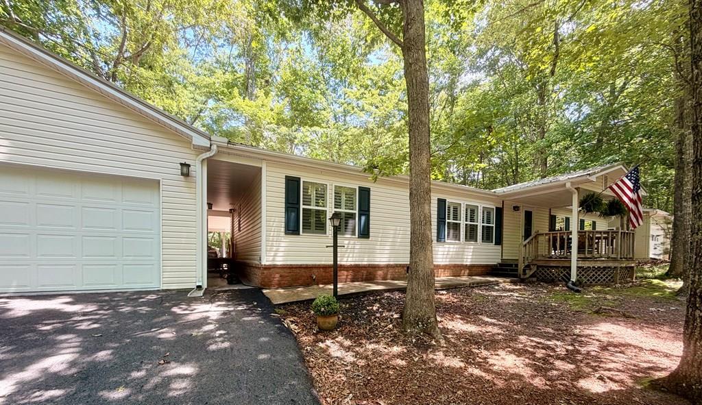 622 Lakeside Drive Property Photo 2