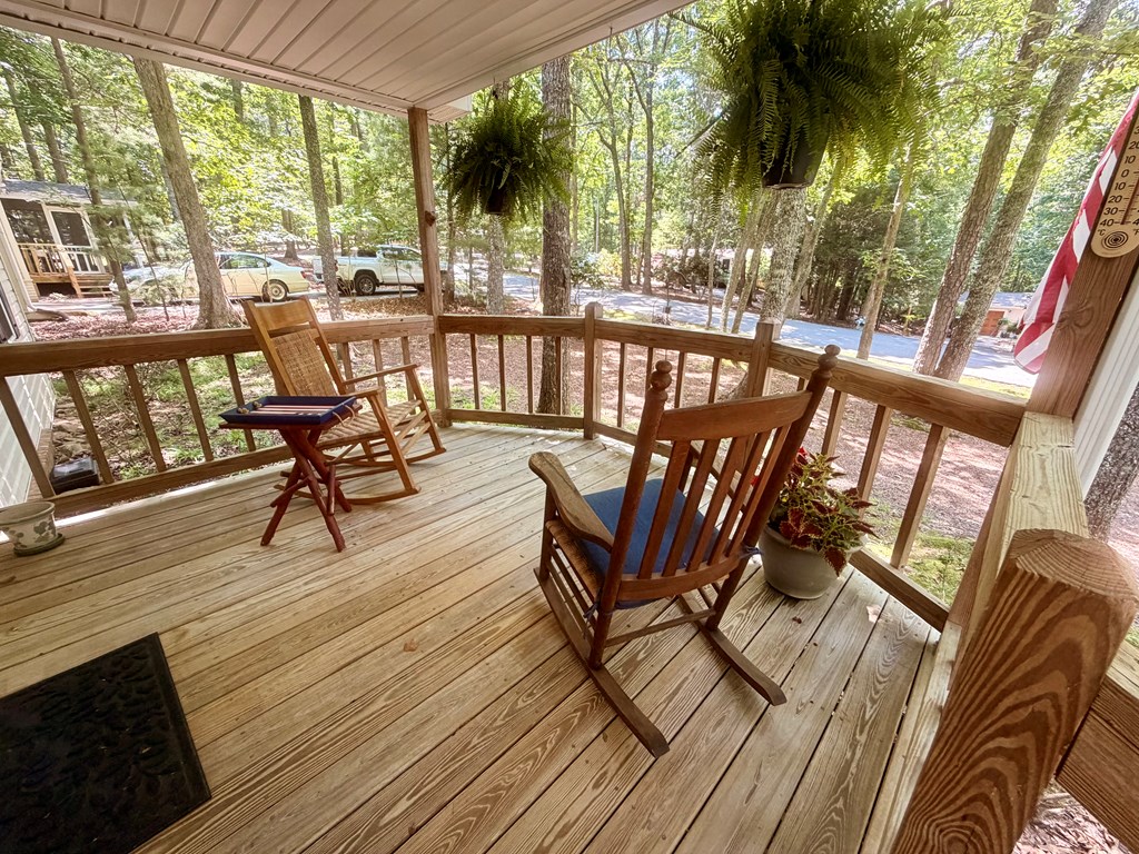 622 Lakeside Drive Property Photo 3