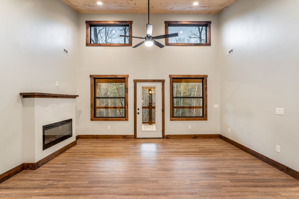 307 Ross Road Property Photo 15