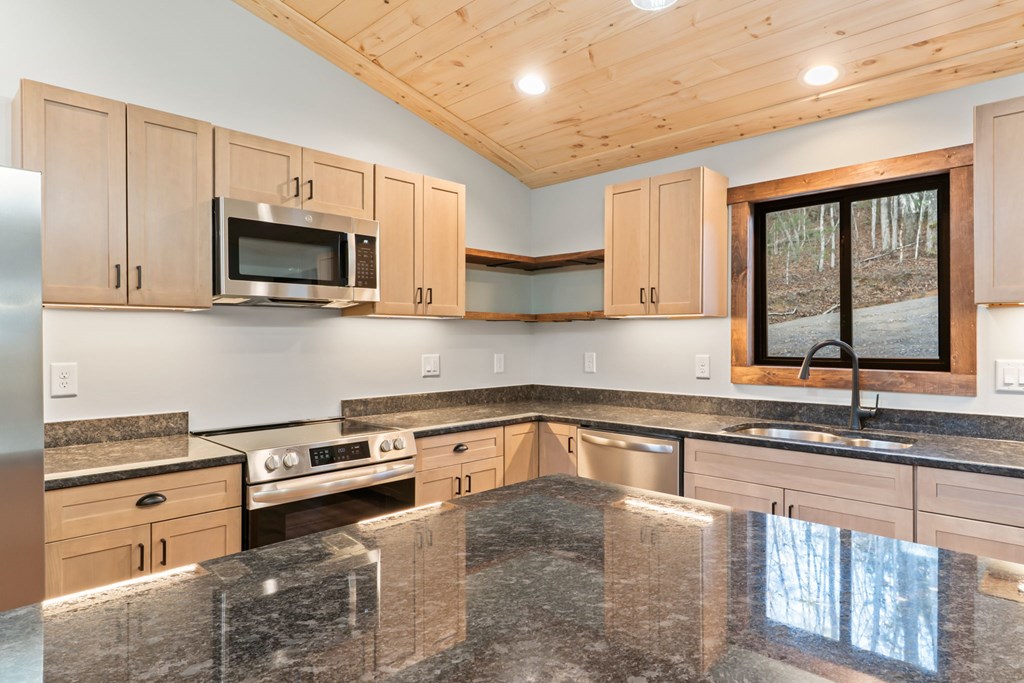 307 Ross Road Property Photo 18