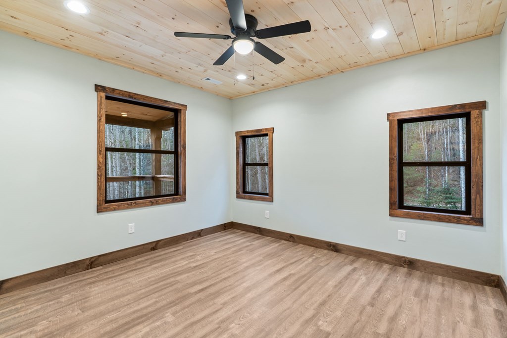 307 Ross Road Property Photo 42