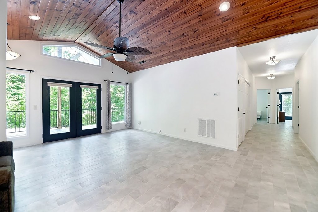 714 Mountain View Road Property Photo 6