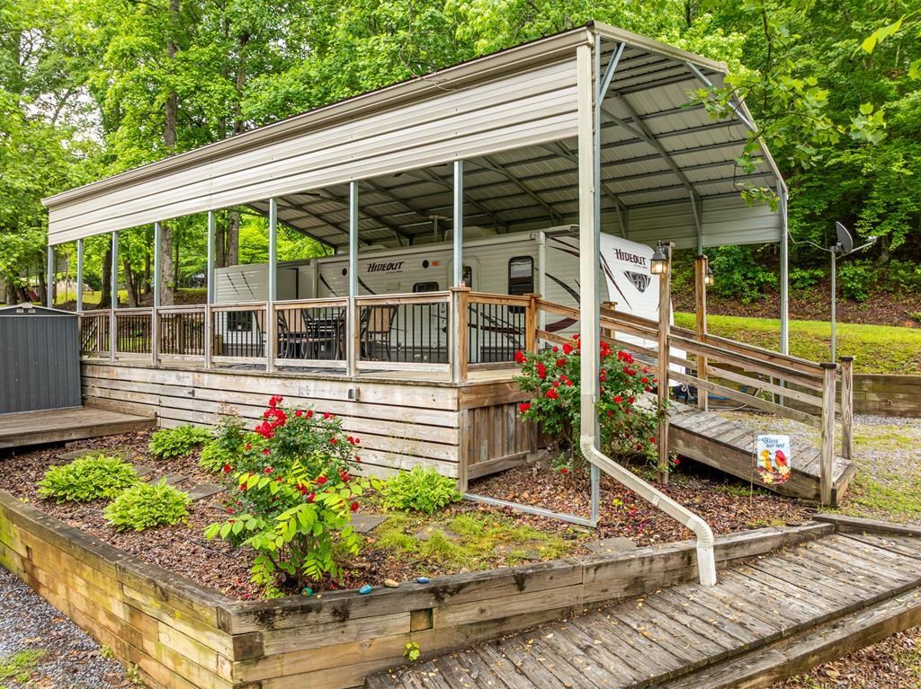 415 Peaceful Loop Property Photo 2
