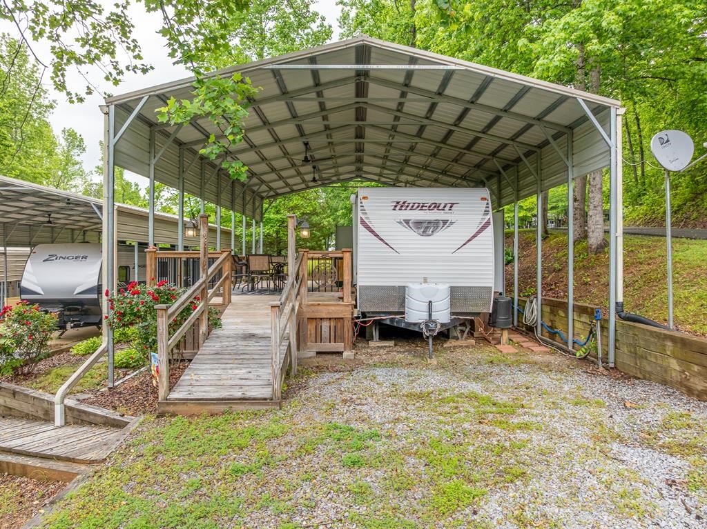 415 Peaceful Loop Property Photo 13