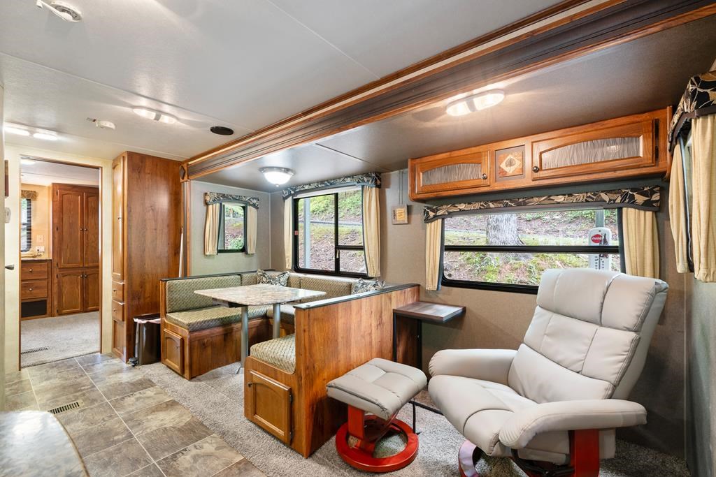 415 Peaceful Loop Property Photo 22