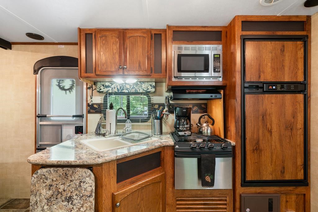415 Peaceful Loop Property Photo 25
