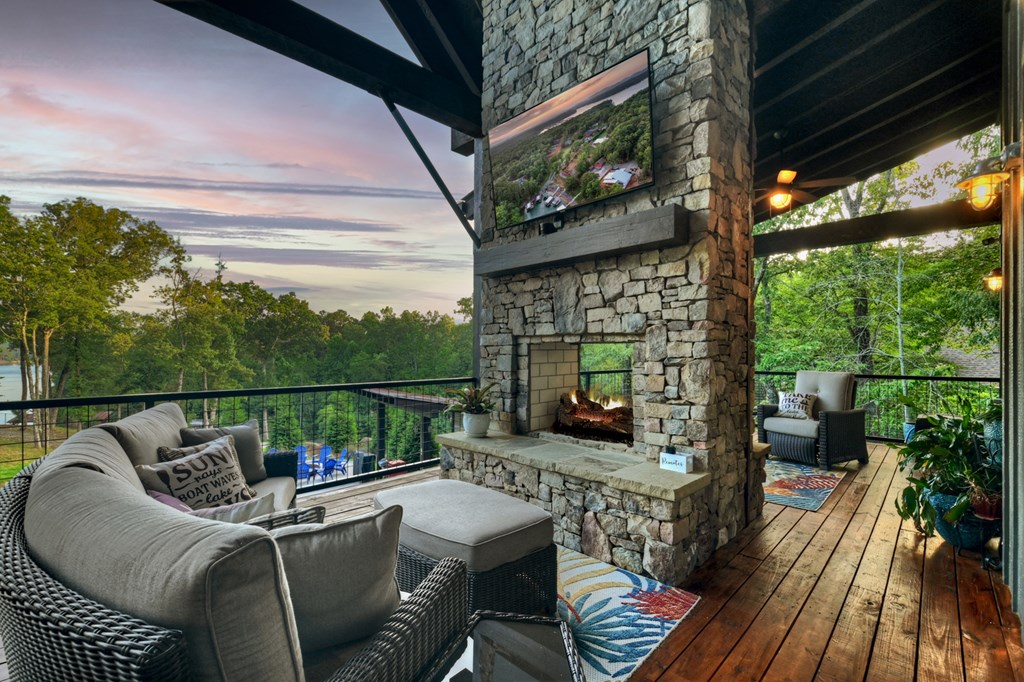 66 Rome Point Property Photo 26