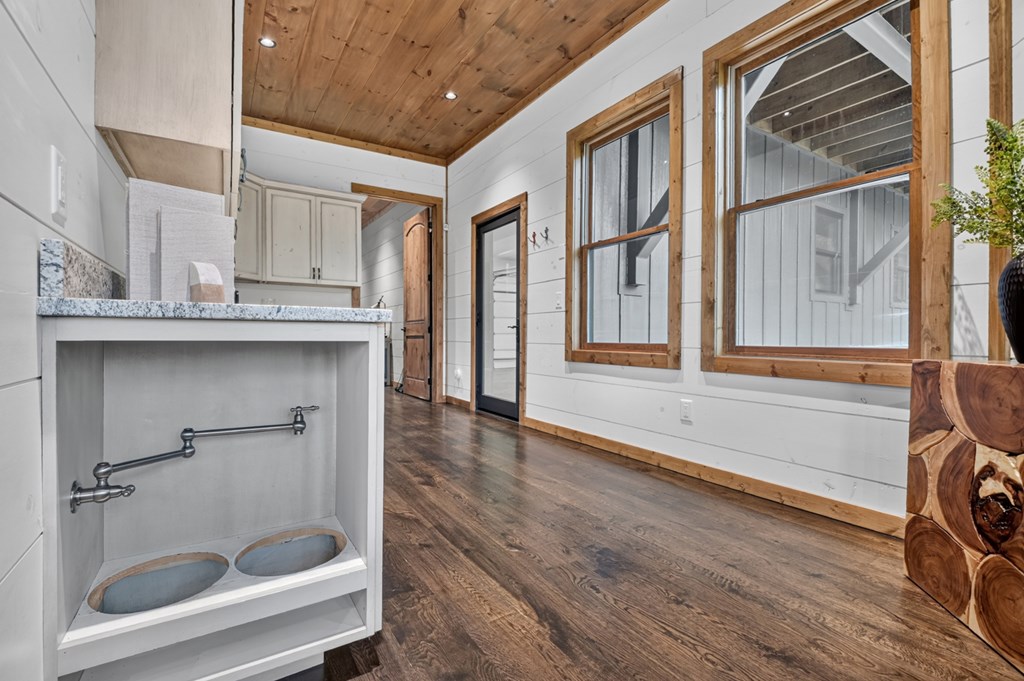 66 Rome Point Property Photo 40
