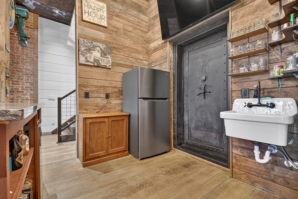 66 Rome Point Property Photo 50