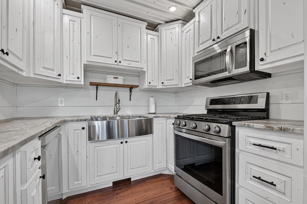 66 Rome Point Property Photo 67