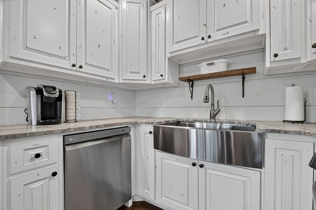 66 Rome Point Property Photo 68