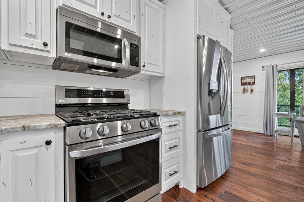66 Rome Point Property Photo 69