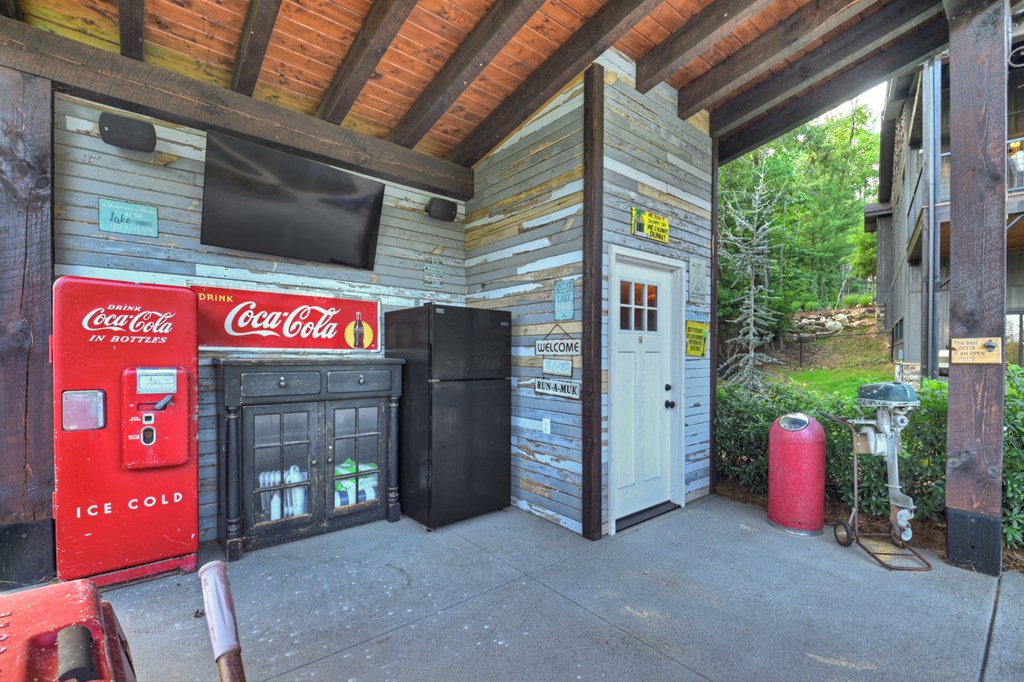66 Rome Point Property Photo 84