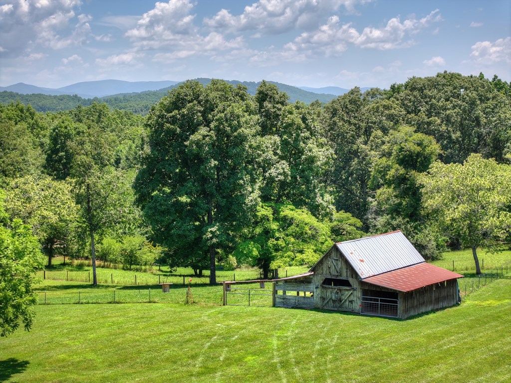 777 Hamby Road Property Photo 3