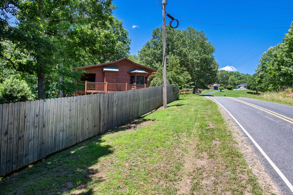 117 Carson Lane Property Photo 3