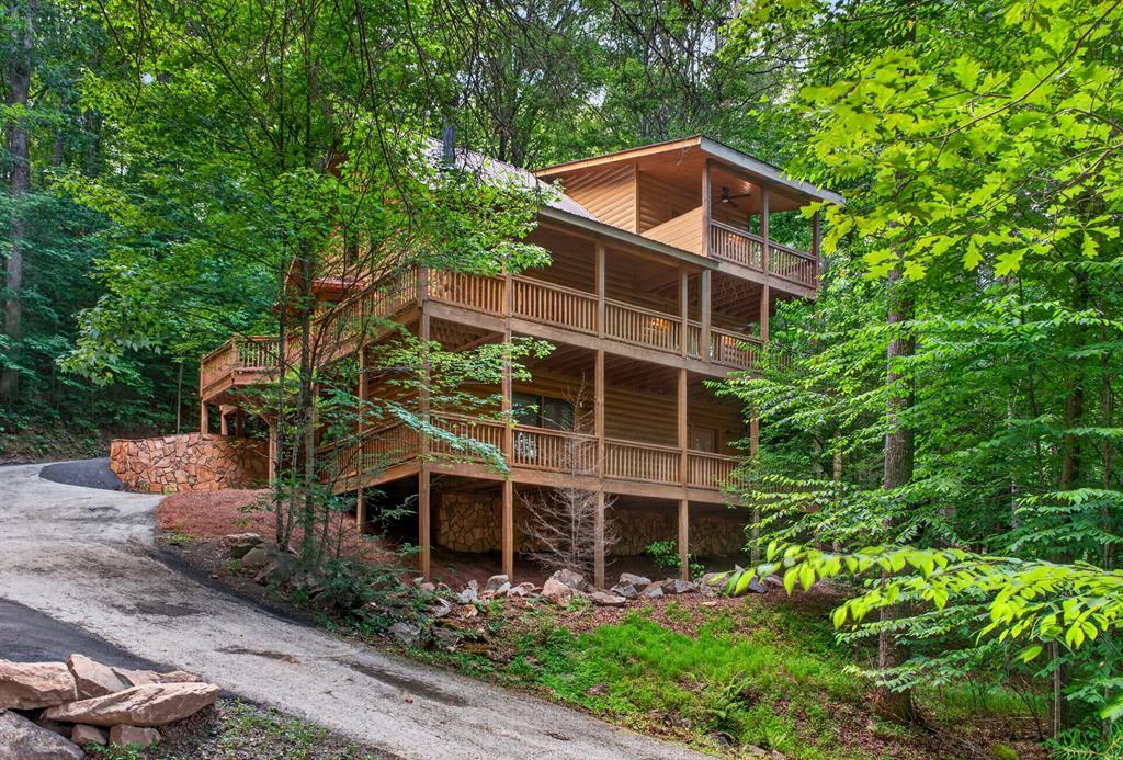 357 Hemlock Trail Property Photo 2