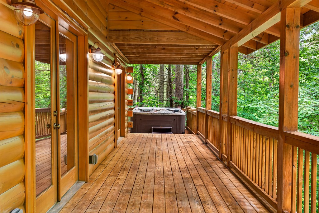 357 Hemlock Trail Property Photo 4