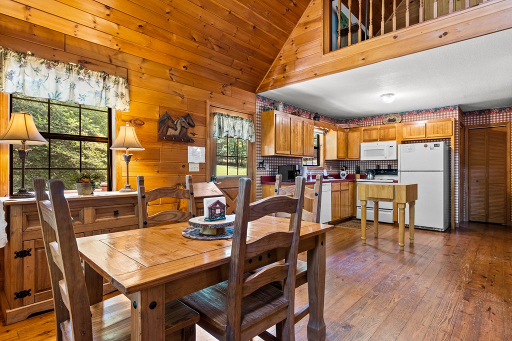 135 The Builders Hill Property Photo 13