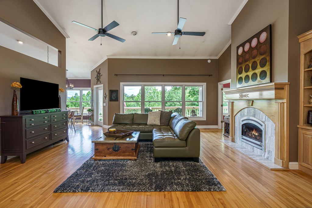 1110 Poor House Mountain Trail Property Photo 6